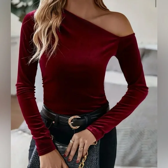 Christmas Red Velvet Asymmetrical Long Sleeve Top - Picture 4 of 5